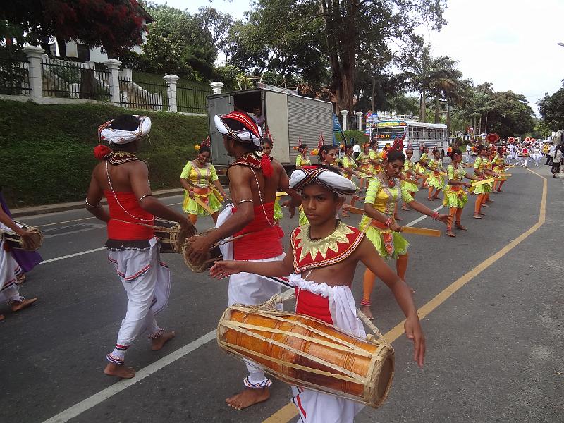 DSC03333.JPG - Sep 8-12, 2014 街頭遊行 (斯里蘭卡，可倫坡) [Parade, Colombo, Sri Lanka]-152